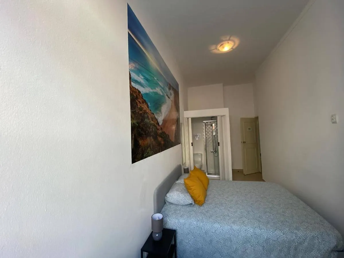 Iguana Guesthouse Lagos 0*,